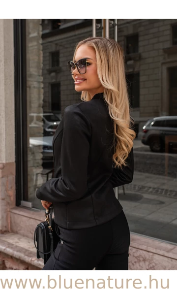 blanka_kabat_fekete