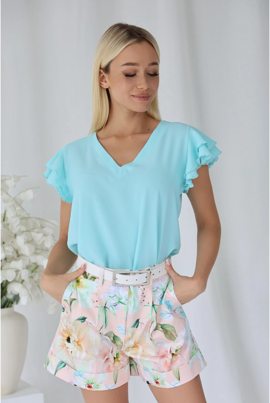 bona_short_barack_viragmintas