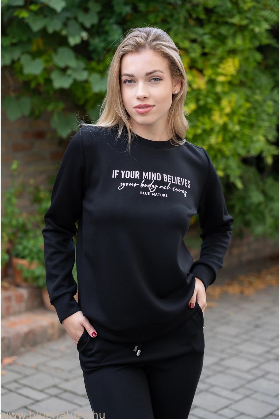 flavia_felso_fekete